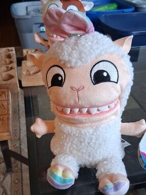 SHEEP CHOMP CHATTER